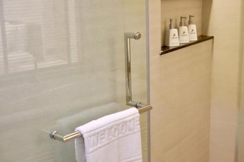 Suite Jacuzzi Pool View