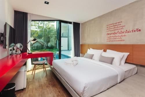 King Room with Pool Access