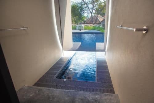King Room with Pool Access