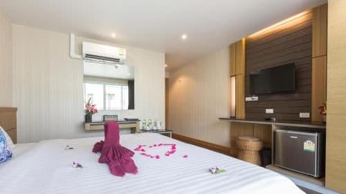 Double or Twin Room with Side Sea View