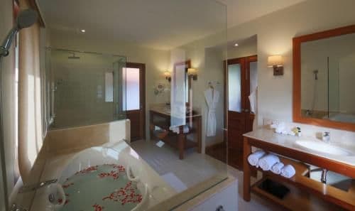 2 Bedroom Pool villa Beachfront