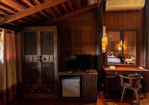 Deluxe Double or Twin Room with Free Round-Trip Airport Transfer