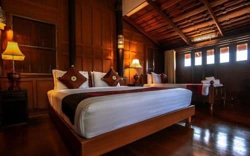 Deluxe Double or Twin Room with Free Round-Trip Airport Transfer