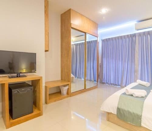 Suite with Mountain View