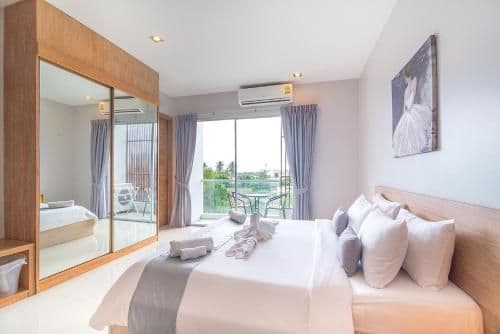 Suite with Mountain View