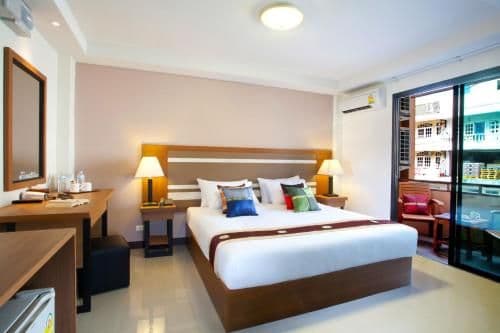 Deluxe King Room