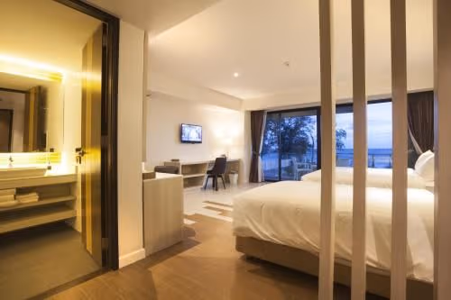 Deluxe Corner Room