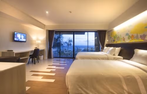 Deluxe Corner Room