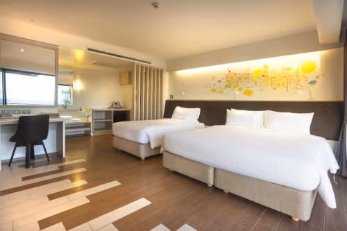 Deluxe Corner Room