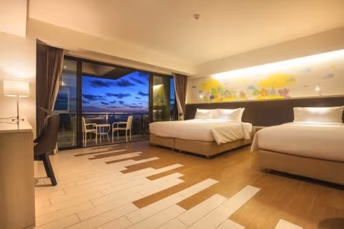 Deluxe Corner Room