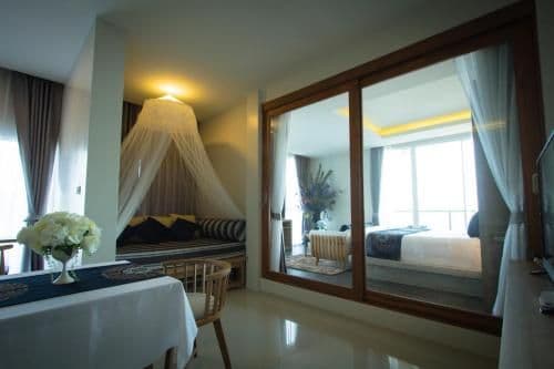 Deluxe Suite with Sea View
