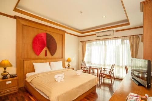 Superior Double Room with Waterfall