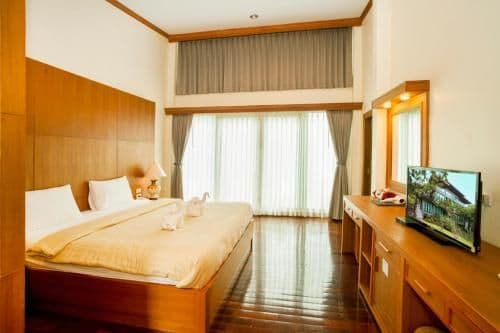 Deluxe Double Room with Pool View