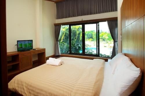 Deluxe Double Room with Pool View