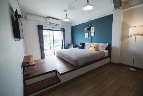 Deluxe King Room with Private Bathroom