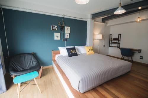 Deluxe King Room with Private Bathroom
