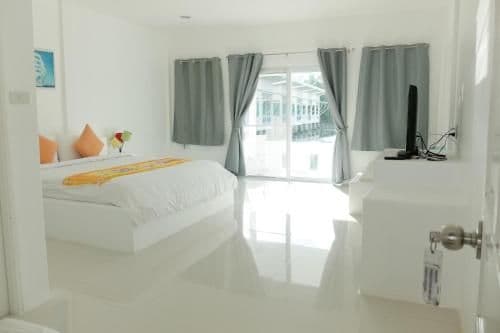 Lampu Deluxe Double with Balcony