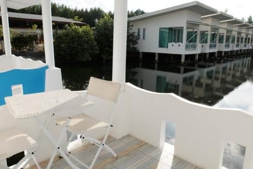 Lampu Deluxe Double with Balcony
