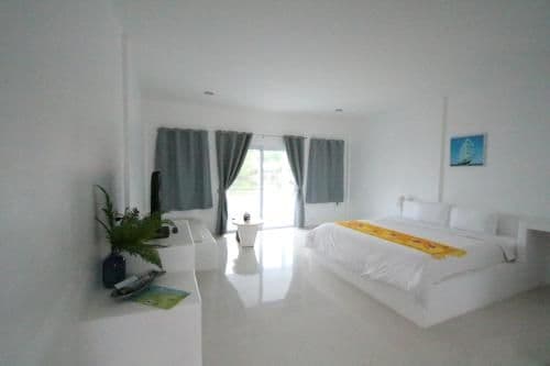Lampu Deluxe Double with Balcony