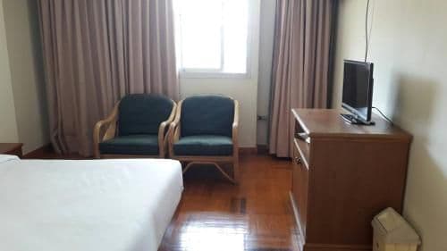 Deluxe Suite