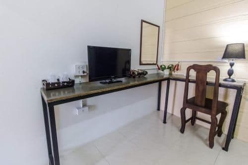 Deluxe King Studio