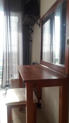 Queen Room with Shared Bathroom
