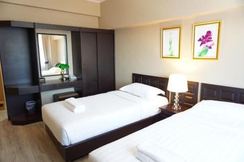 Twin Room with City View