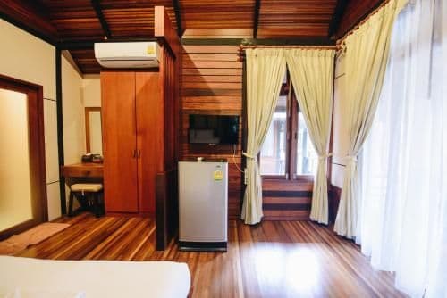 Bungalow - Water Front