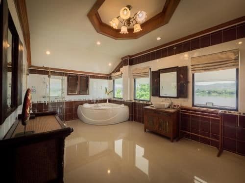 Suite with River View