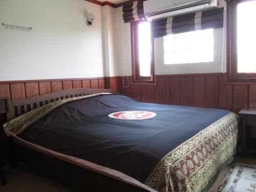 Deluxe Studio