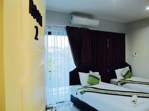 Standard Twin Room