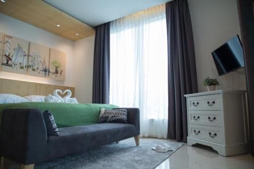 Deluxe King Suite