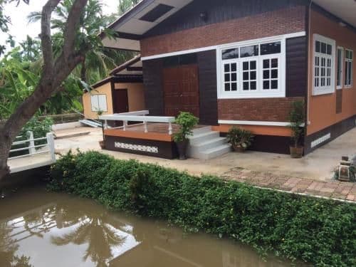 Large House with Private Bathroom