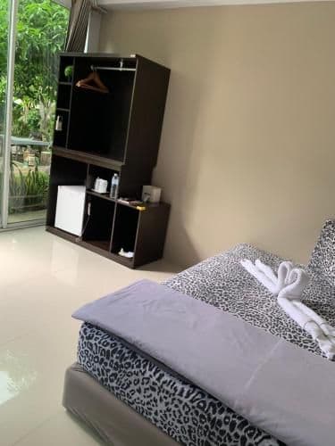 Large One-Bedroom House with Rooftop