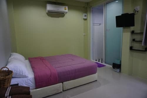 Large One-Bedroom House with Rooftop