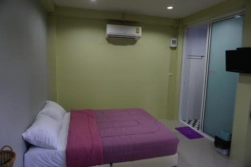 Large One-Bedroom House with Rooftop