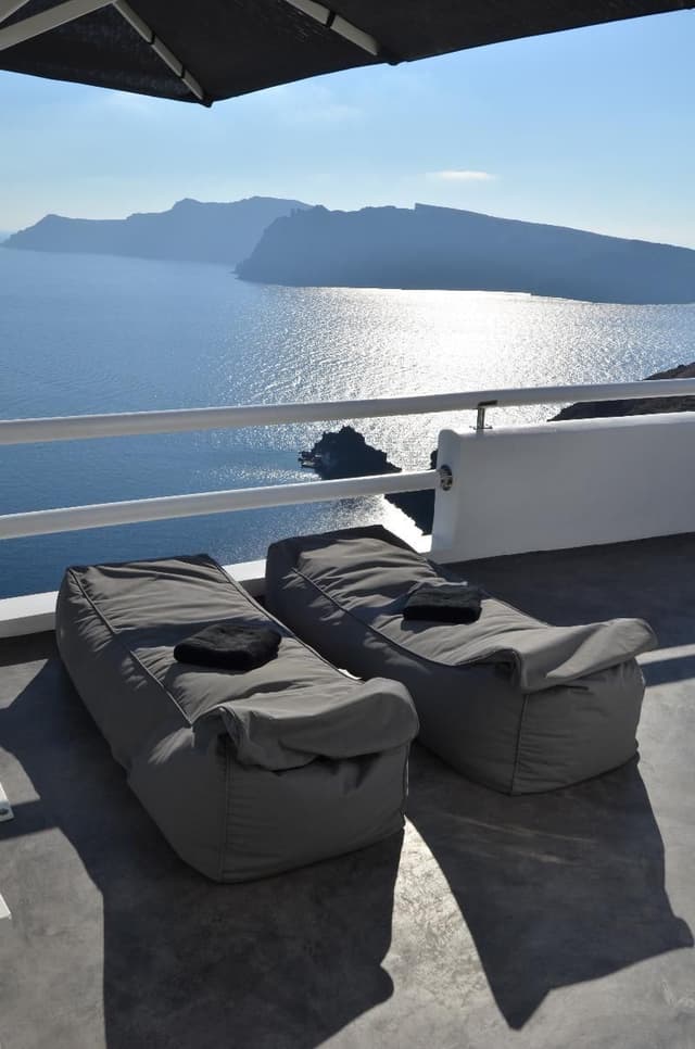 SUITE WITH PRIVATE POOL