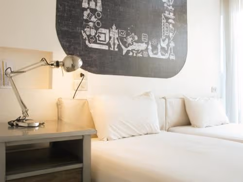 Twin Room (Female)