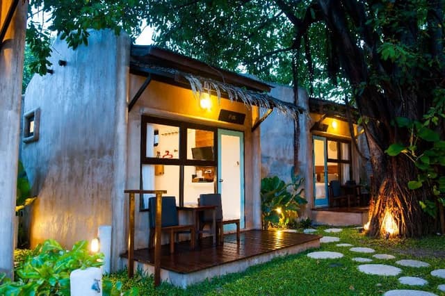 BUNGALOW GARDEN VIEW