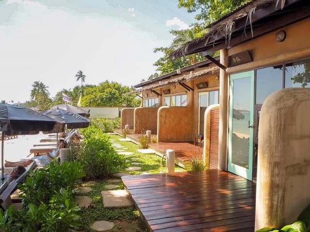 BUNGALOW BEACH FRONT