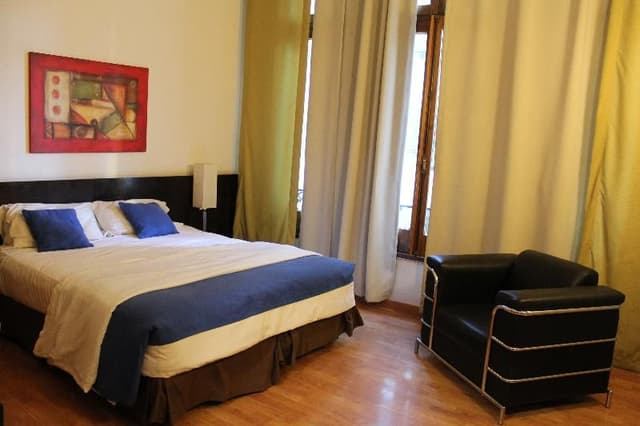 TRIPLE WITH DOUBLE BED