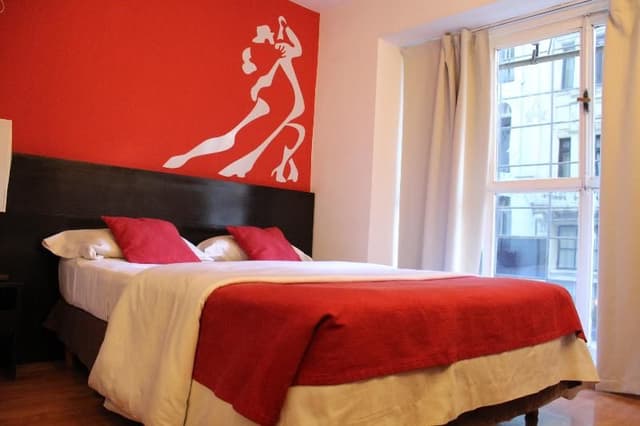 TRIPLE WITH DOUBLE BED