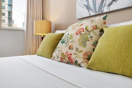 Two-Bedroom Apartment with 2 Queen Beds