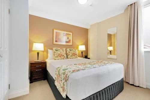 One-Bedroom Apartment with Queen Bed