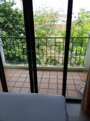 Standard Twin Room with Mountain View