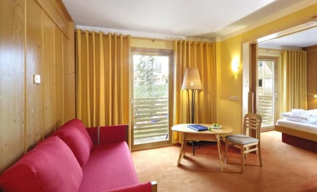 FAMILY ROOM STANDARD