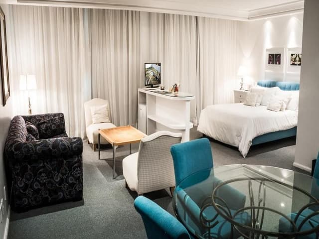 SUITE CAPACITY 1