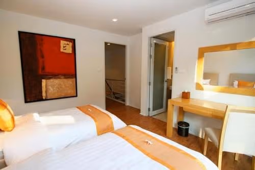 One-Bedroom Duplex with Pool View
