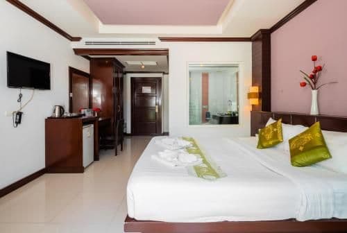 Deluxe Double or Twin Room