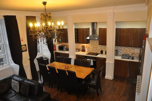 APARTMENT FOUR BEDROOMS